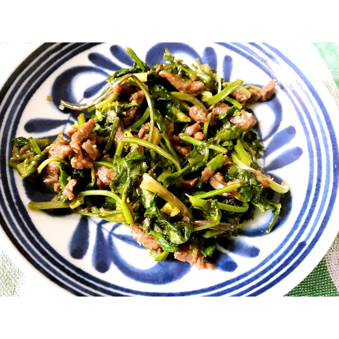 香菜炒牛肉（附菜根香做法）