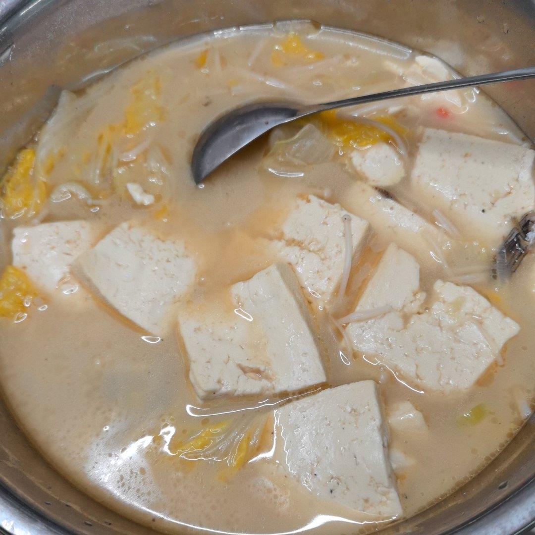 鲫鱼汤(鲫鱼豆腐汤)