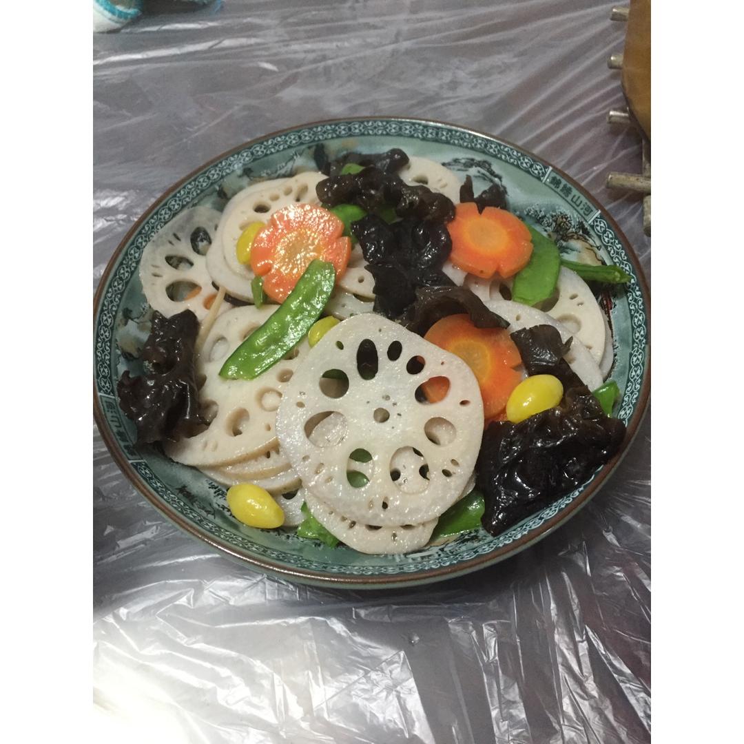 素菜也可以这么美—荷塘小炒