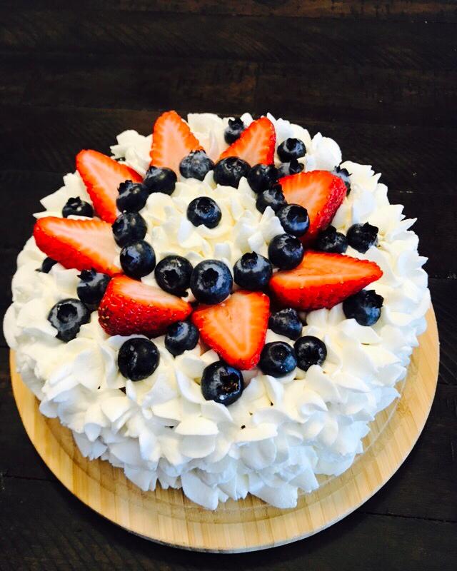 rulu做的淡奶油裱花蛋糕