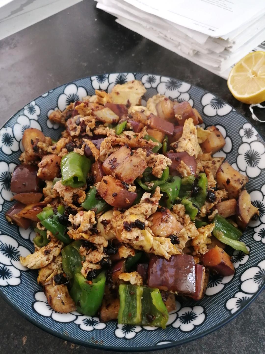 你没吃过的超级下饭的豆豉茄子炒鸡蛋