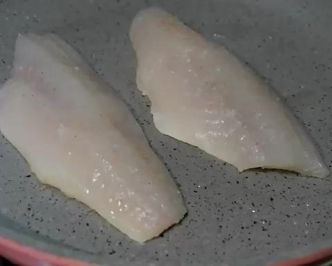 香煎鲈鱼的做法