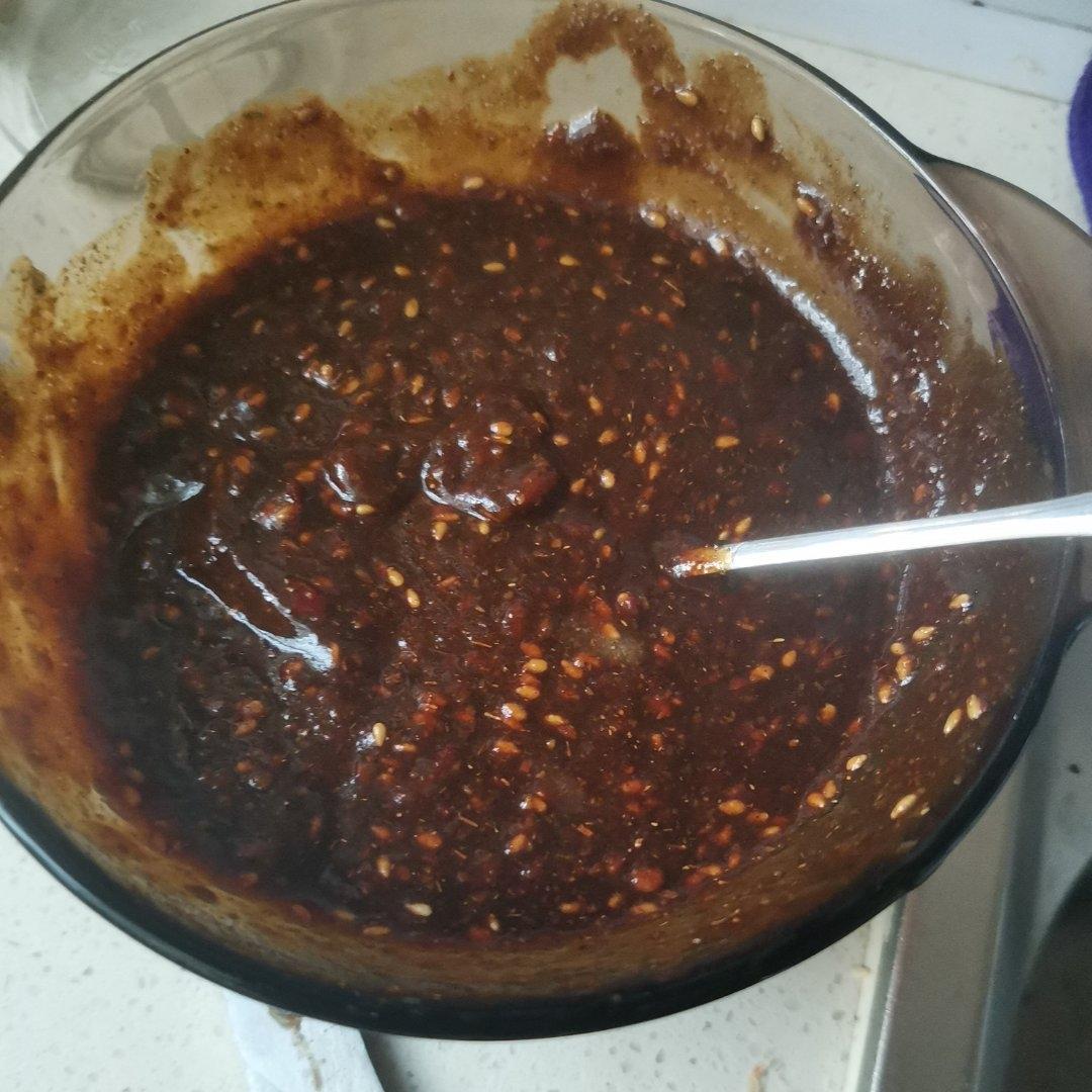 万能炸串酱料（刷烤面筋绝了！卷饼，烤冷面，蘸鸡蛋吃都贼香！）