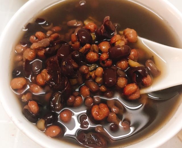养生红豆薏米赤小豆粥