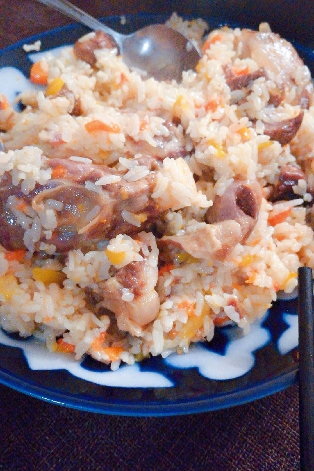 最简单肉最嫩的
新疆饭馆抓饭