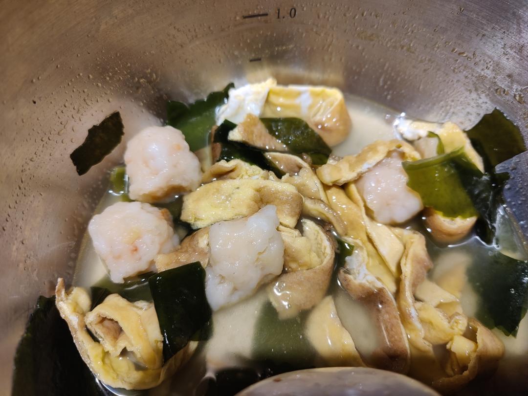 低卡鲜美的紫菜虾滑汤！好喝不胖减脂餐