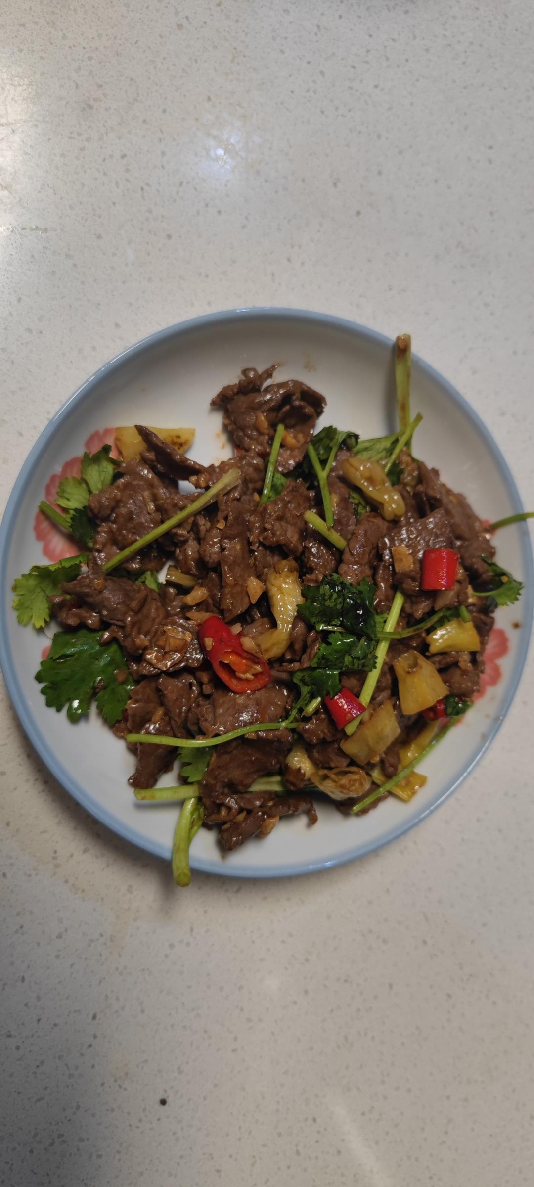 🥙香辣鲜嫩的泡椒牛肉，真的太好吃了，晚上多干了两碗饭🍚🍚，酸酸辣辣开胃的下饭菜