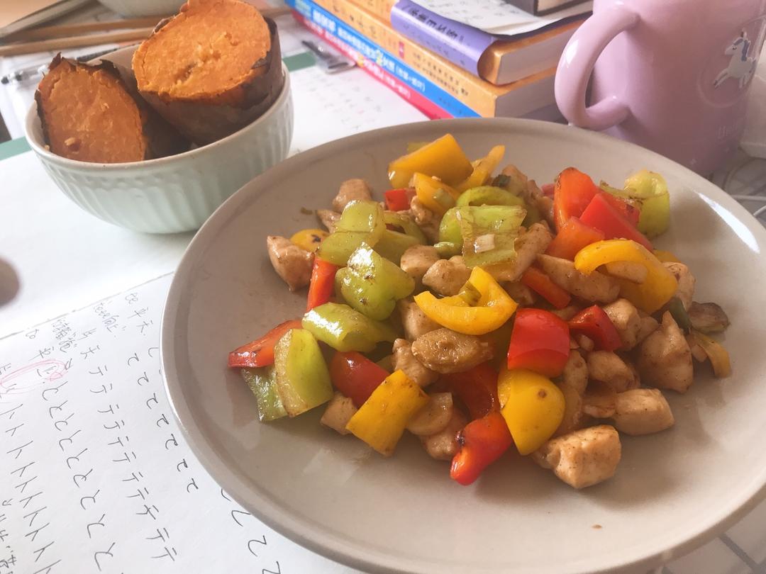 健身减肥最爱的鸡胸料理！——彩椒鸡丁