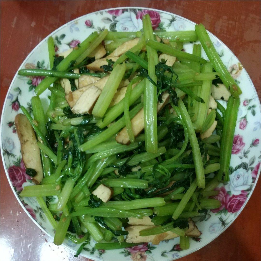 芹菜炒香干