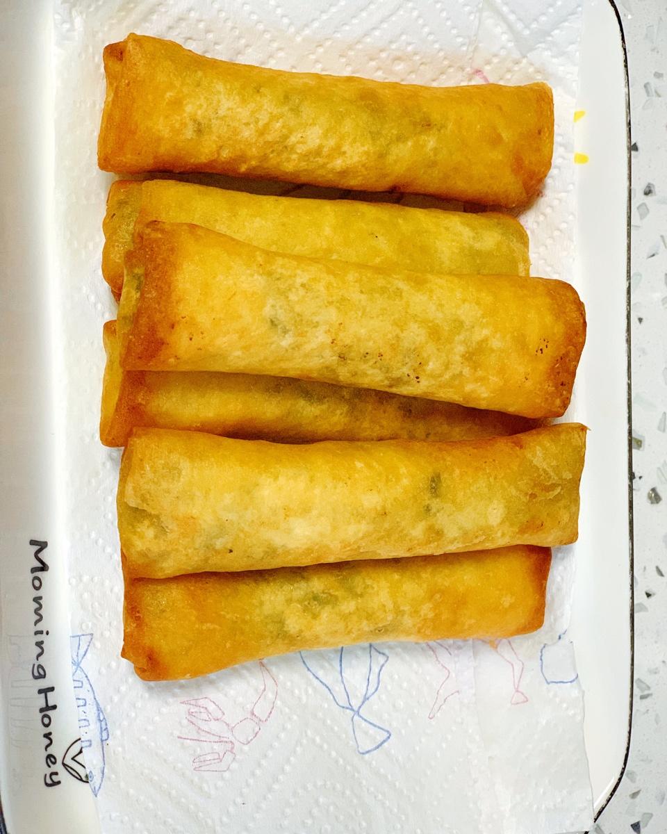 荠菜鲜肉春卷