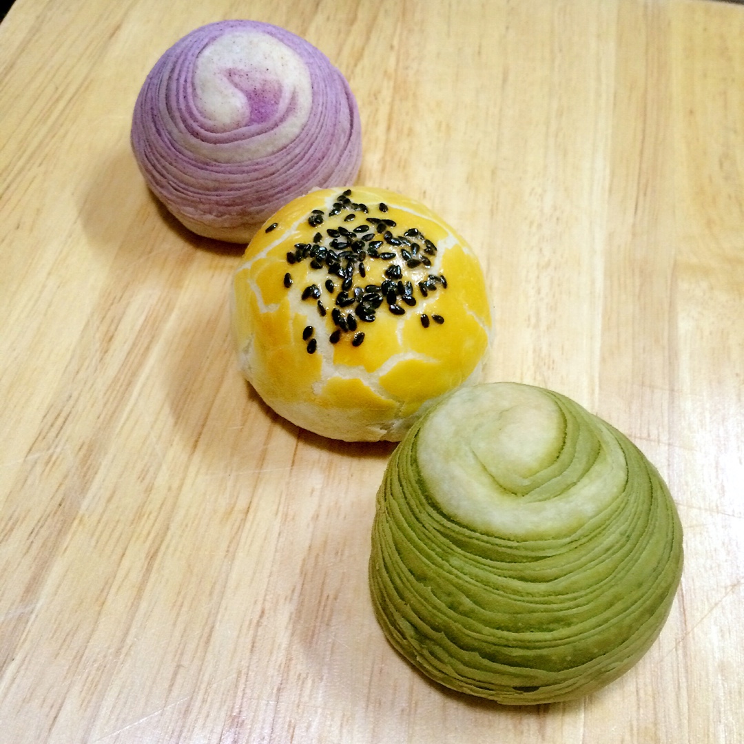 蛋黄酥~紫薯、抹茶、原味~花好月圆，中秋快乐~内附一次做六色蛋黄酥方法~