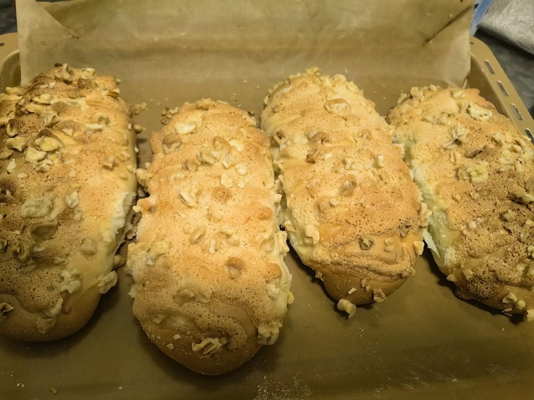 香香软软的杏仁核桃小包子