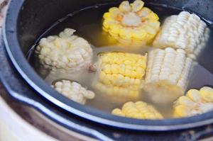 🌽玉米棒子粥的做法 步骤3