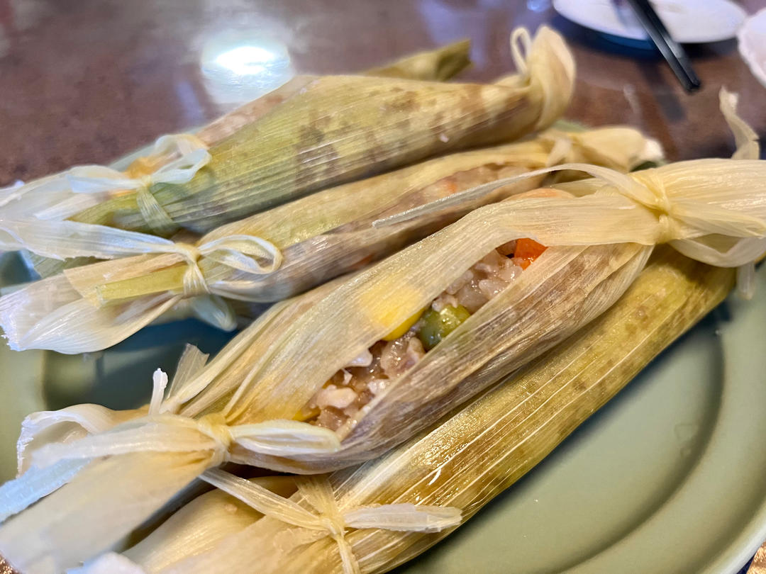 意想不到的美食“玉米叶饭团”