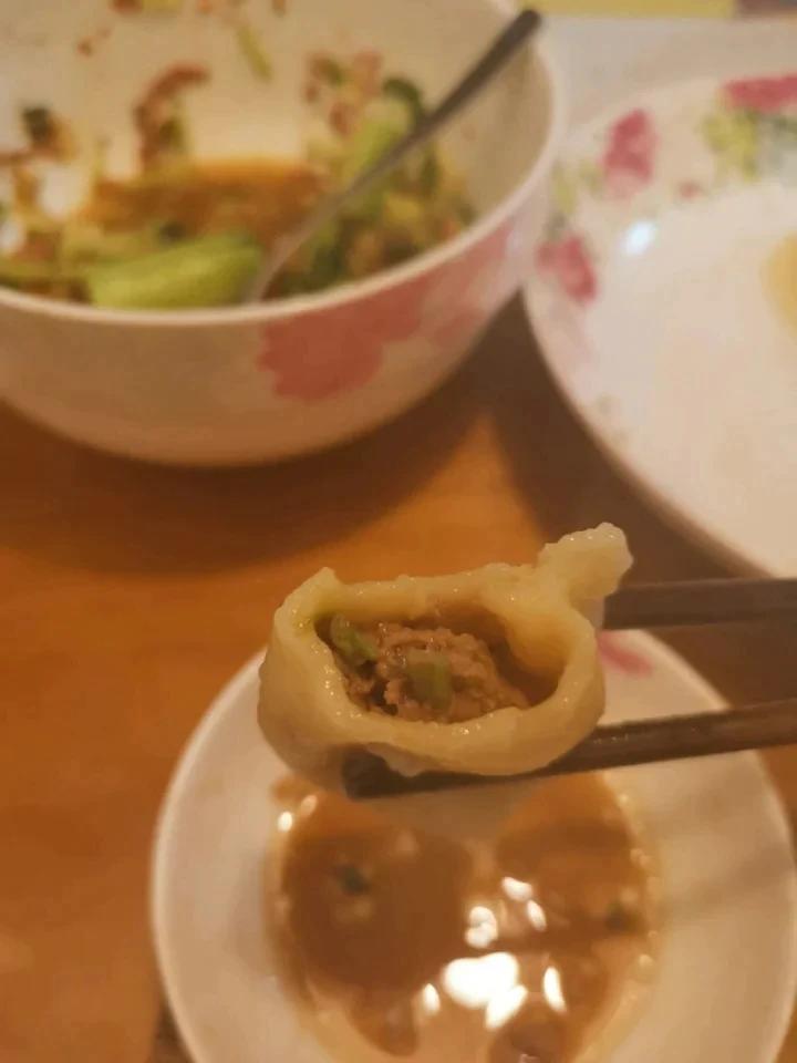 芹菜牛肉水饺
