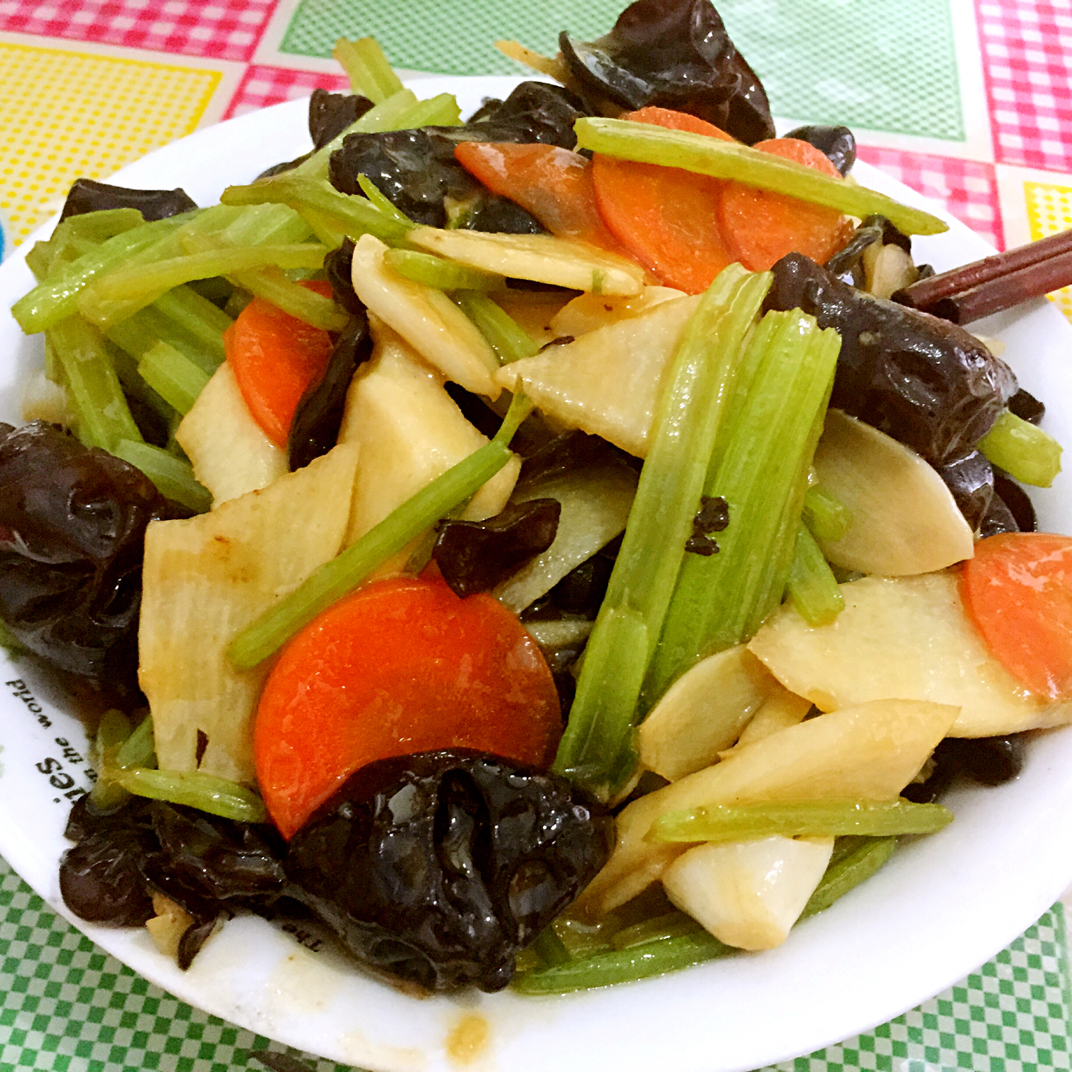 木耳山药炒西芹