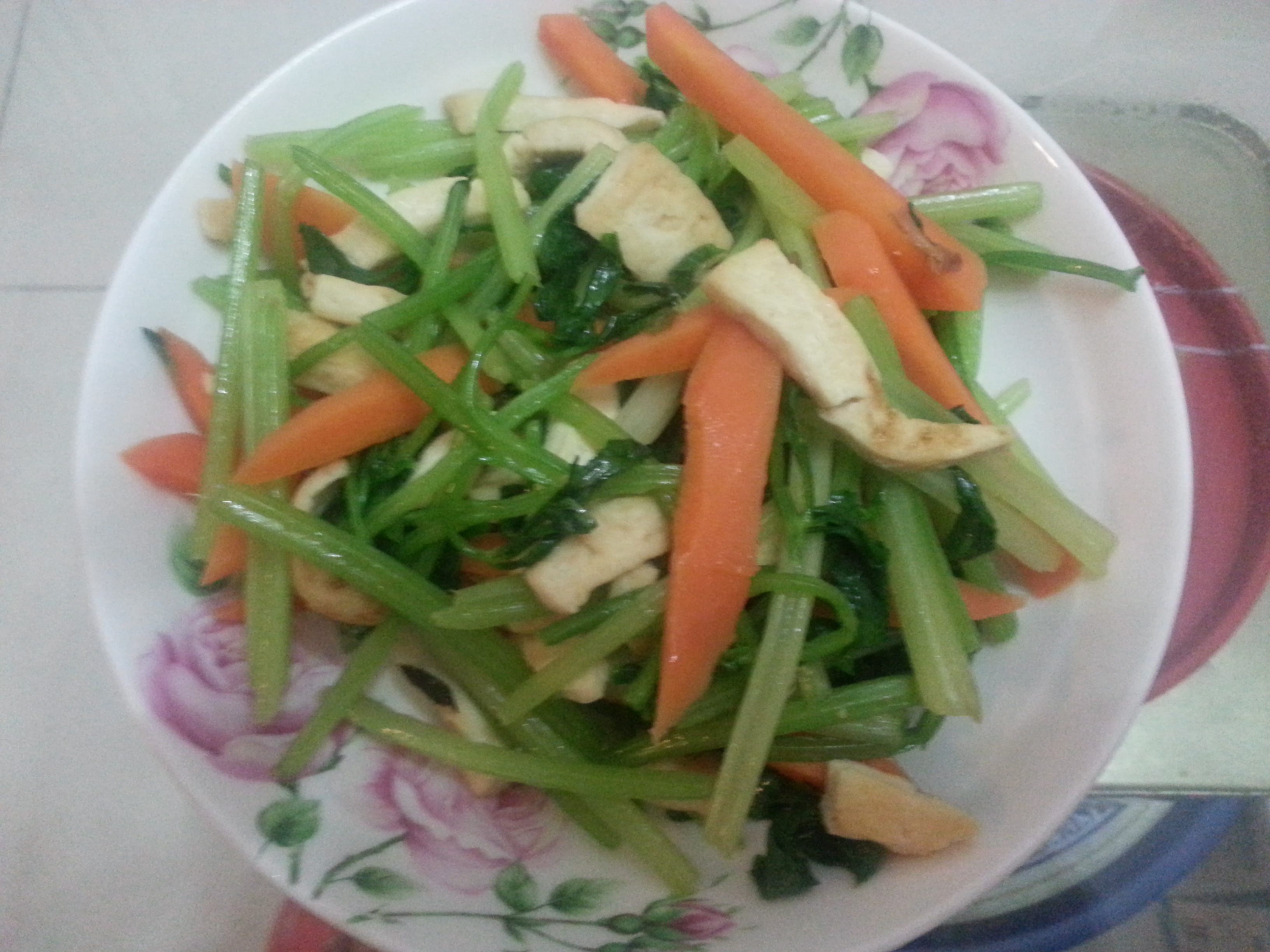 小芹菜炒香干