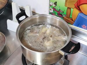 土豆烧鸭块的做法 步骤3