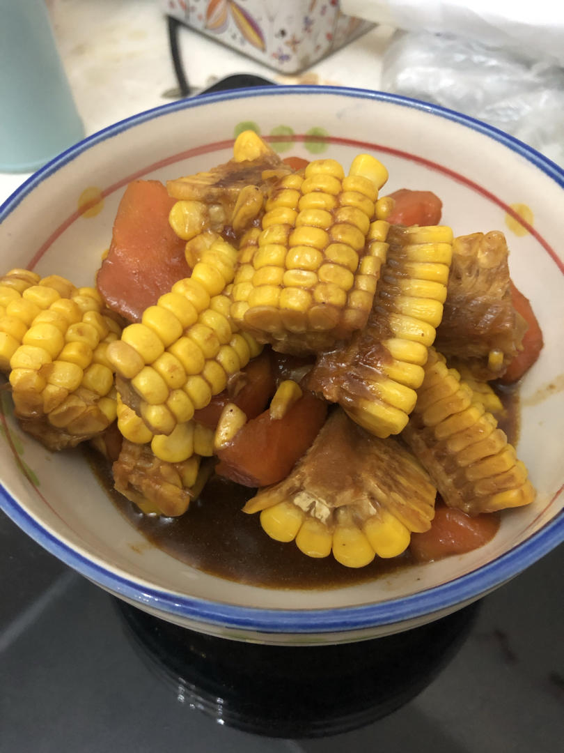 秋日暖汤～秋栗玉米胡萝卜肉骨汤