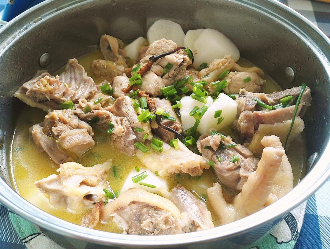 虫草山药炖鸡汤