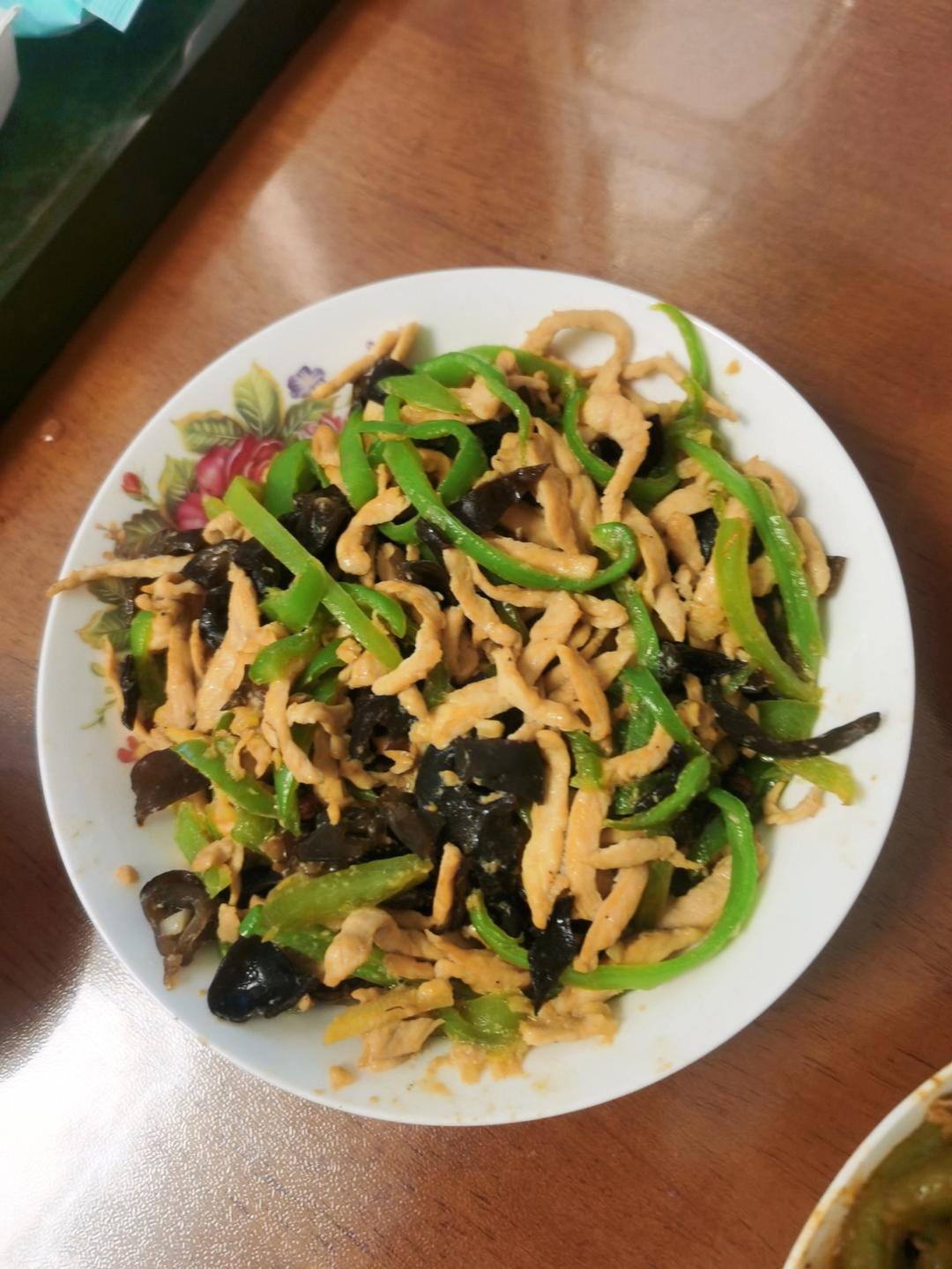 惊艳！超嫩爽的辣炒鸡丝（鸡胸肉版，减脂美味）