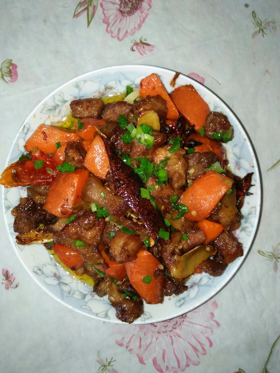 胡萝卜烧肉