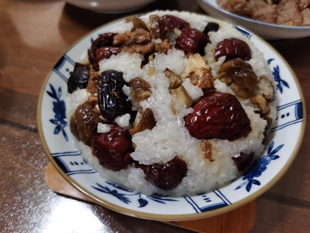 奶香爆浆八宝饭