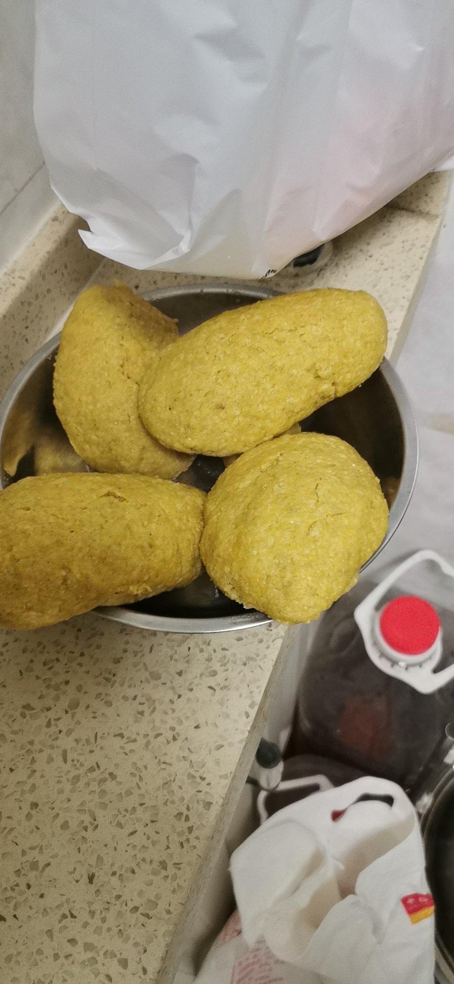 粗拉拉的玉米面饼子 老年人 糖尿病人 减肥的吃都不错