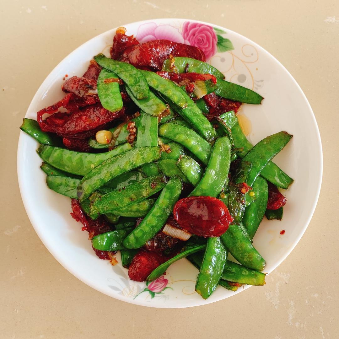 腊肠炒荷兰豆