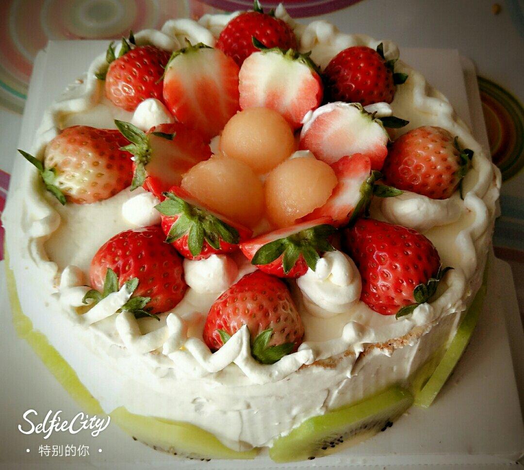 草莓戚风生日蛋糕