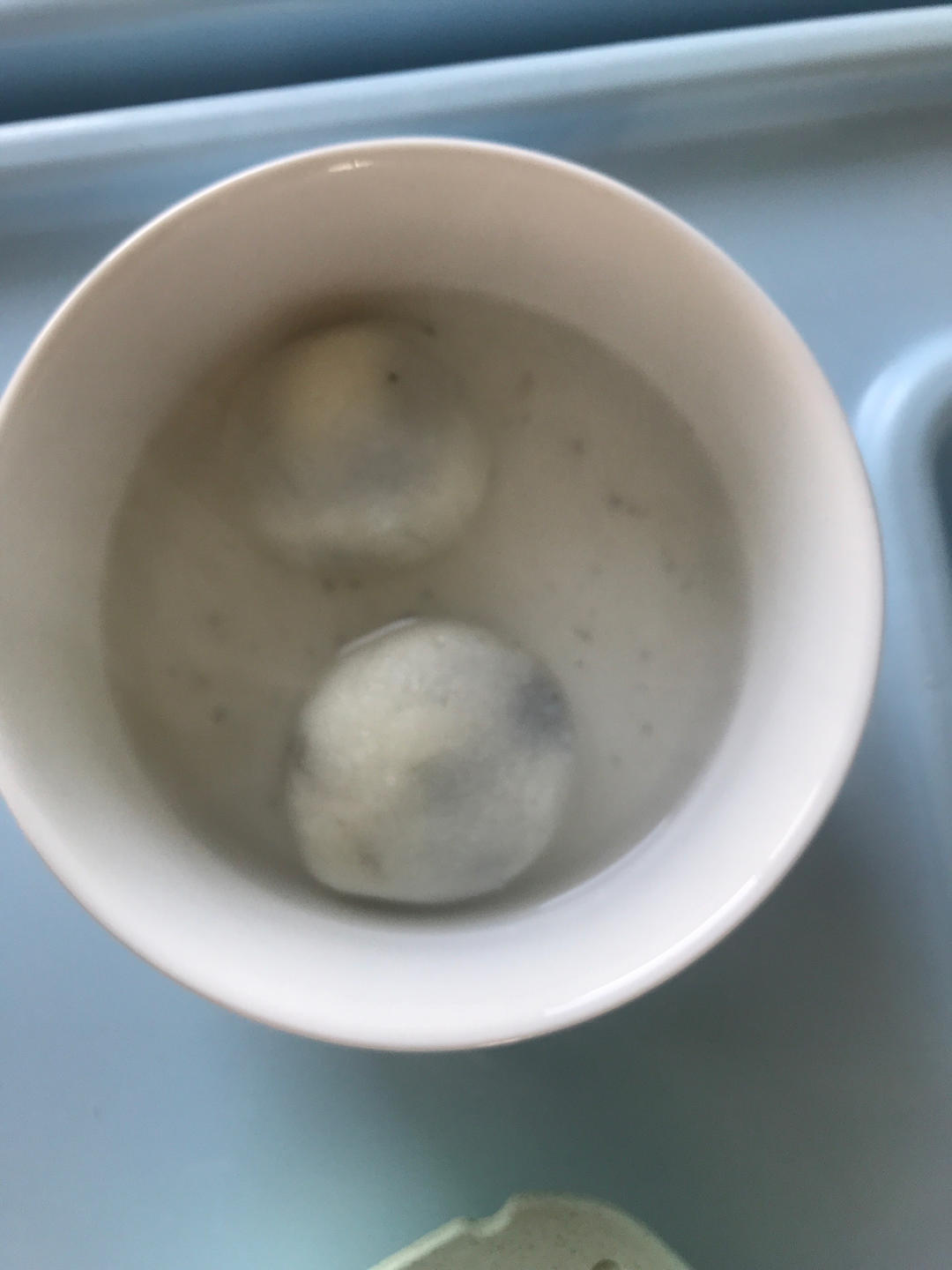 花生黑芝麻汤圆