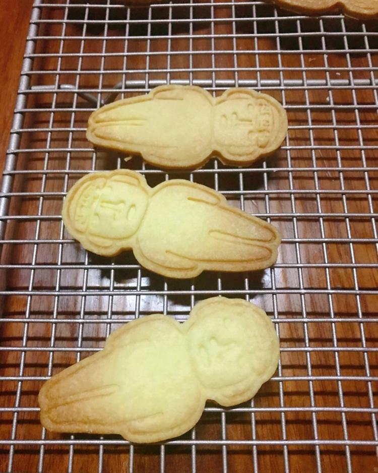 超简单！好吃又平整的糖霜饼干底的做法（附贴心小提示哦）