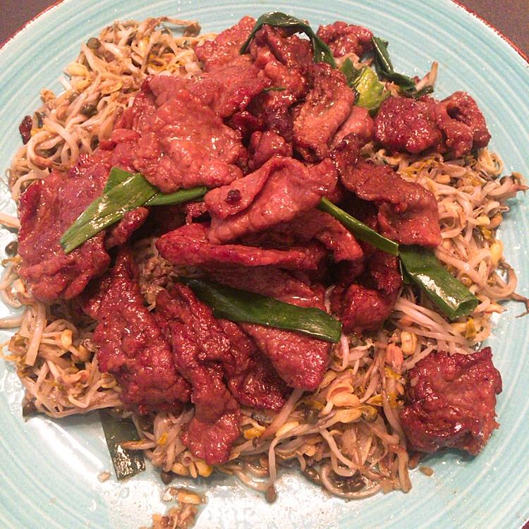 小炒牛肉（肉嫩味香）