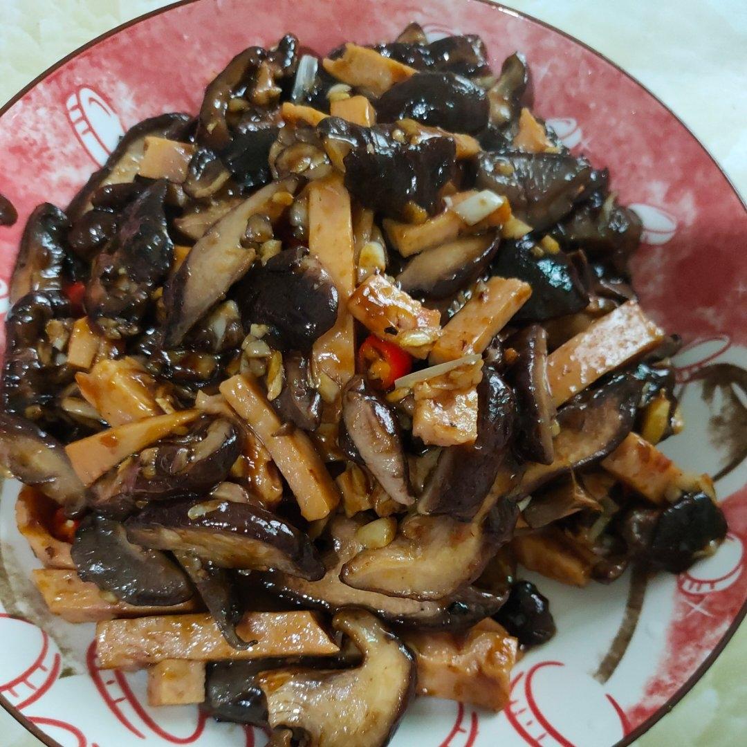 香菇这样炒比肉都好吃😋素炒香菇