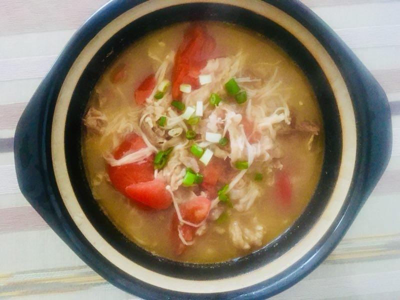 金针菇肥牛番茄锅