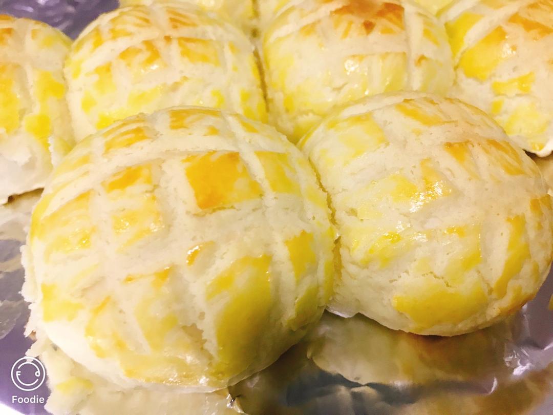 好吃到炸裂的港式菠萝包（附带制作酥皮的小视频）