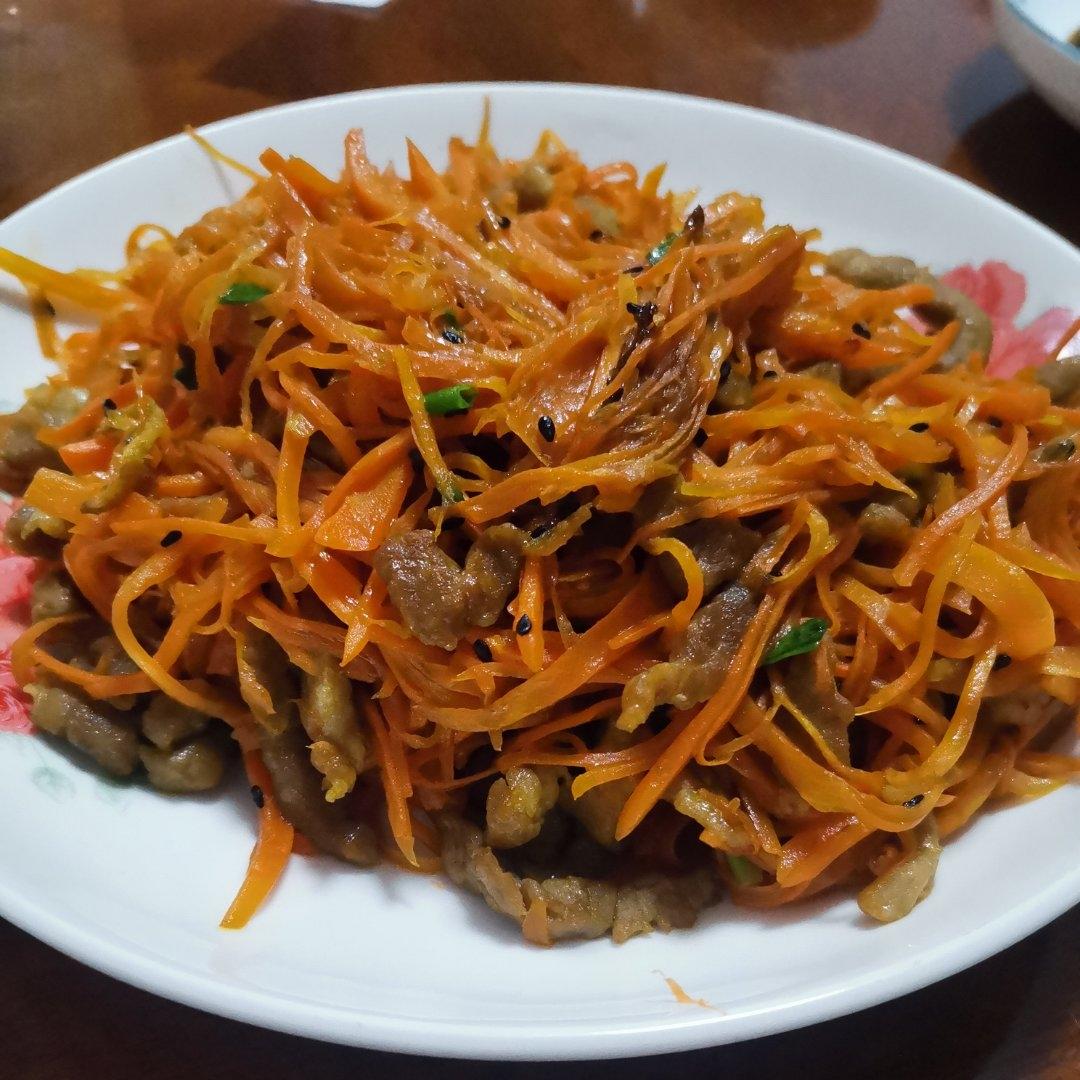 胡萝卜炒肉丝（这样处理，嫩到没朋友）