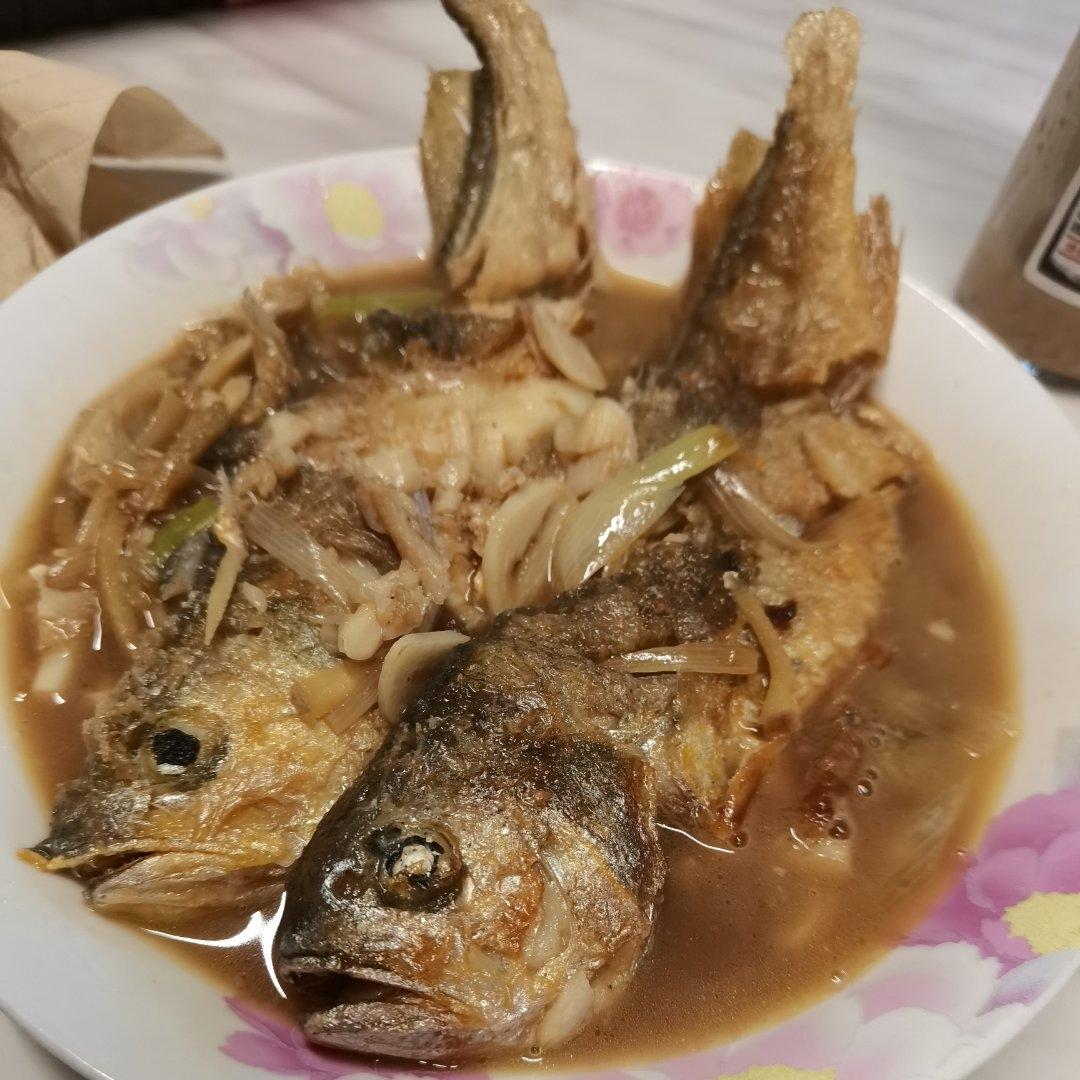 私房红烧黄花鱼，边吃边想念~