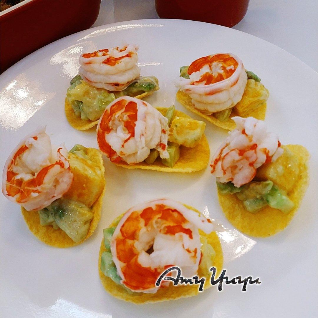 薯片牛油果大虾沙拉