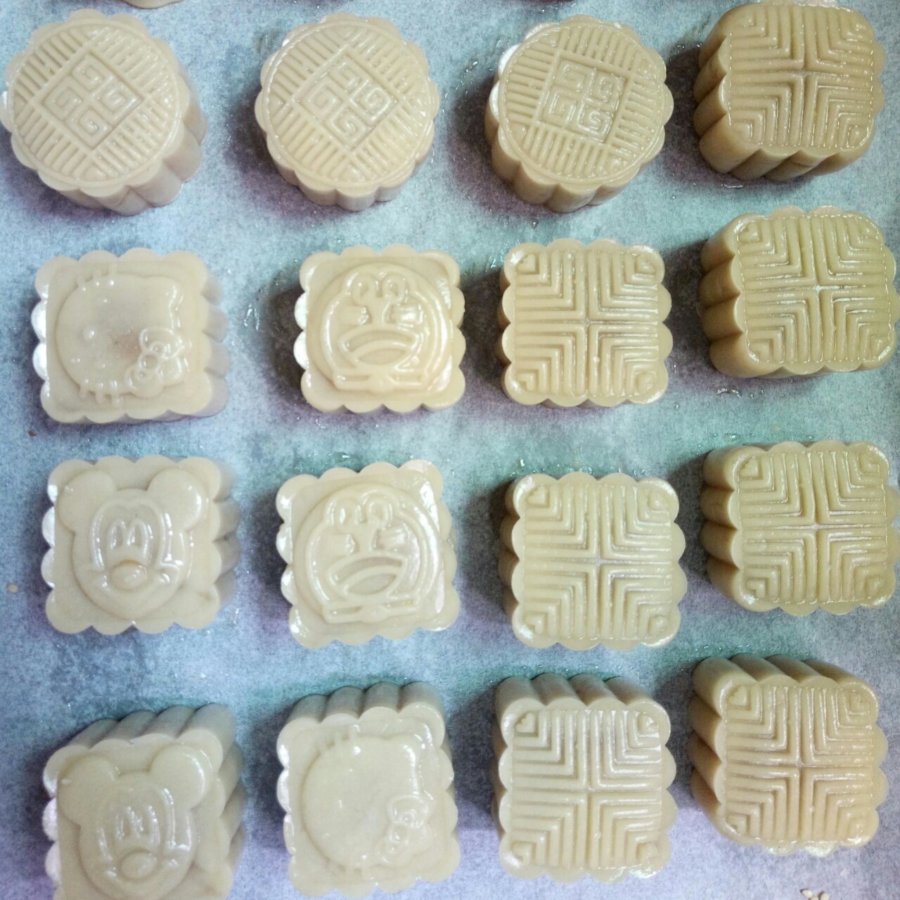 广式月饼——蛋黄莲蓉月饼