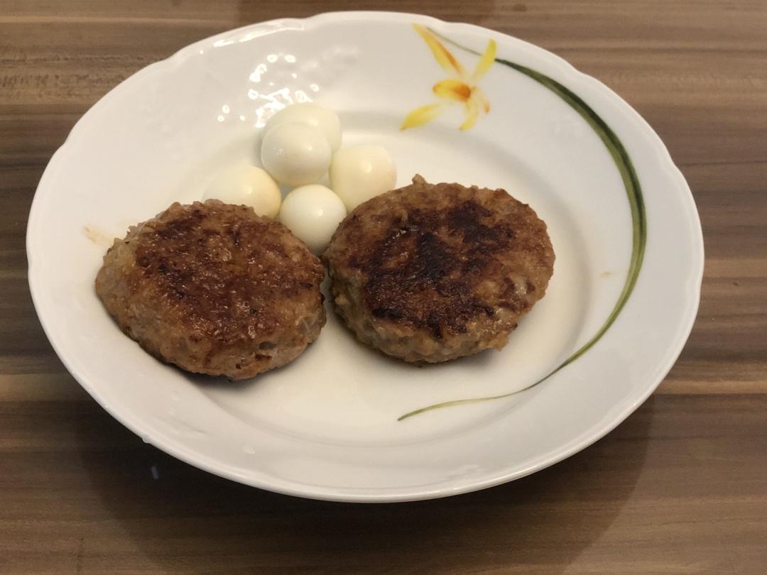 日式肉饼土豆沙拉便当