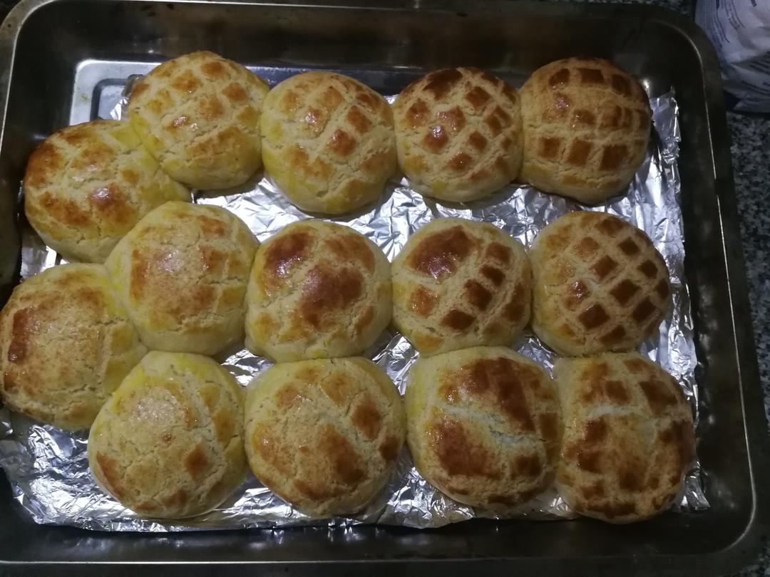 好吃到炸裂的港式菠萝包（附带制作酥皮的小视频）