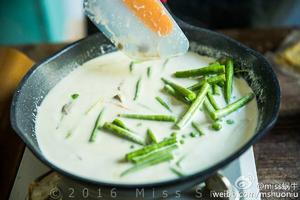 泰式鲜虾青咖喱.Thai green prawn curry.的做法 步骤5