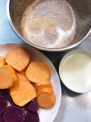 减肥黑全麦紫薯馒头的做法 步骤1