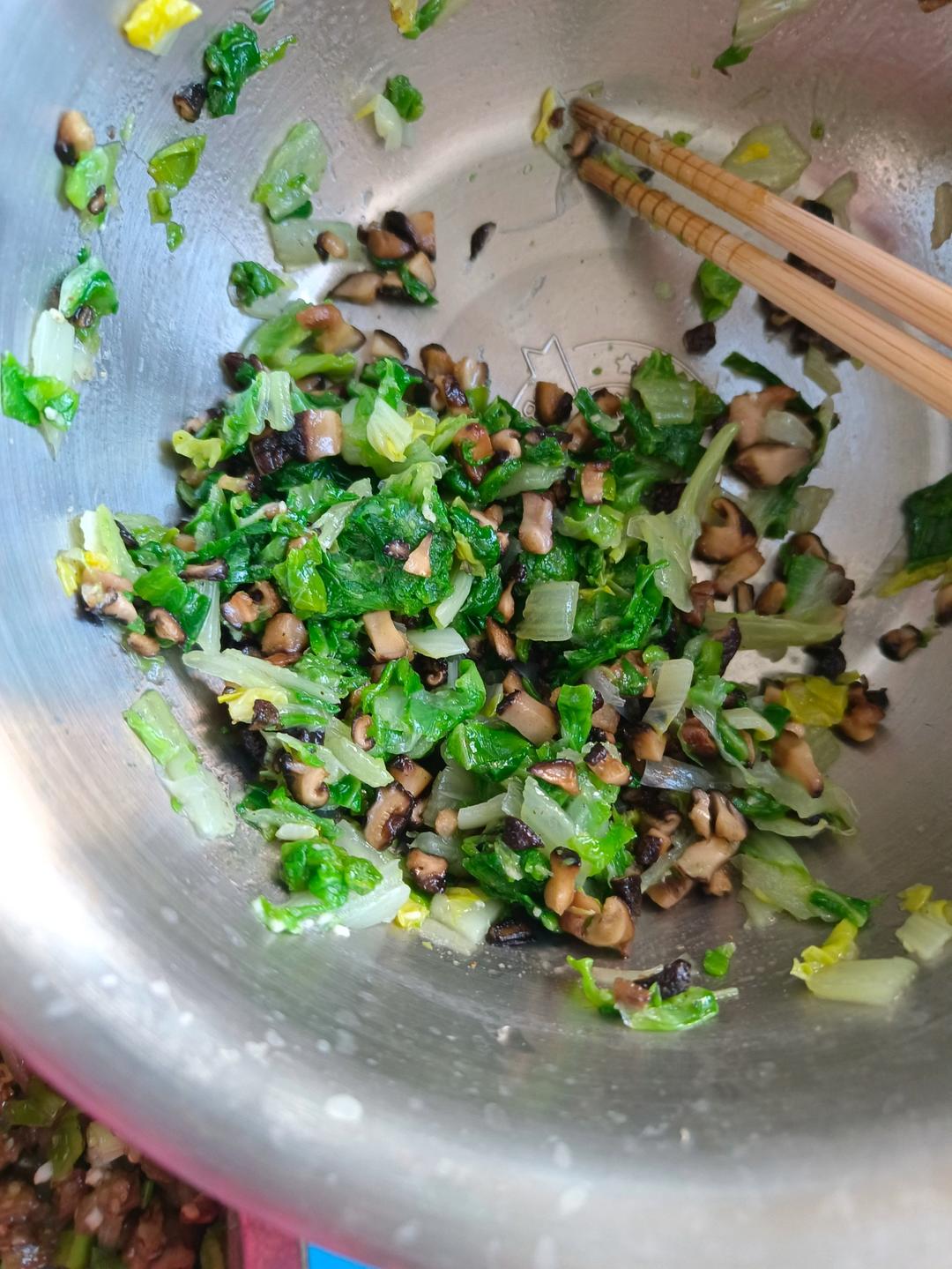 秒杀绿杨邨的香菇菜包