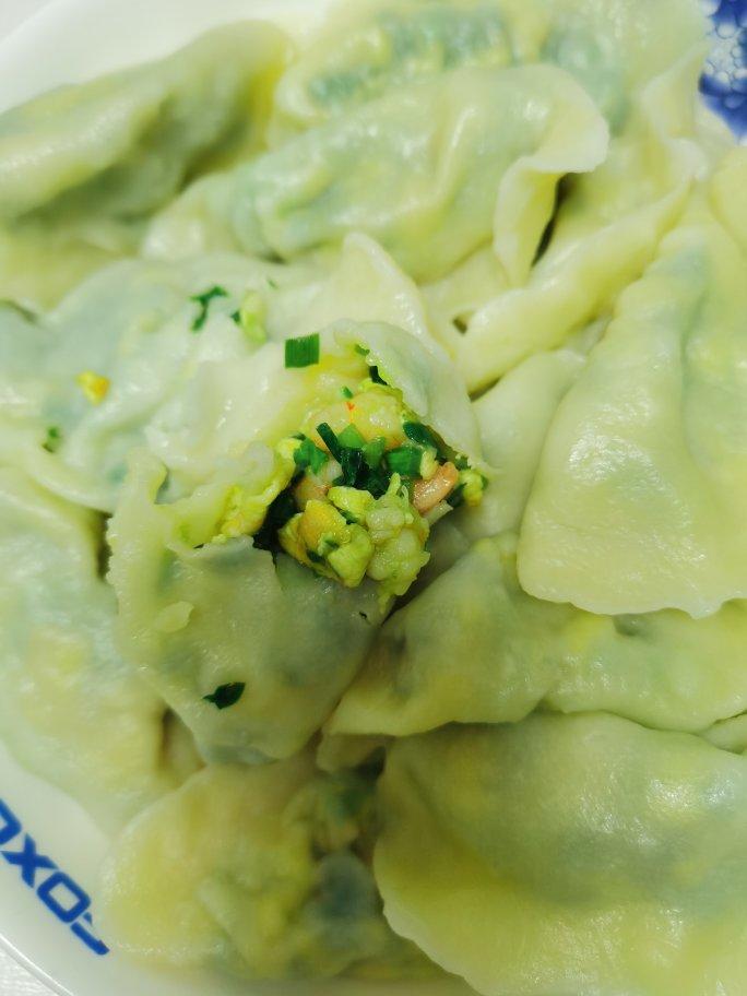 生活要有仪式感666做的韭菜鸡蛋虾仁三鲜饺子