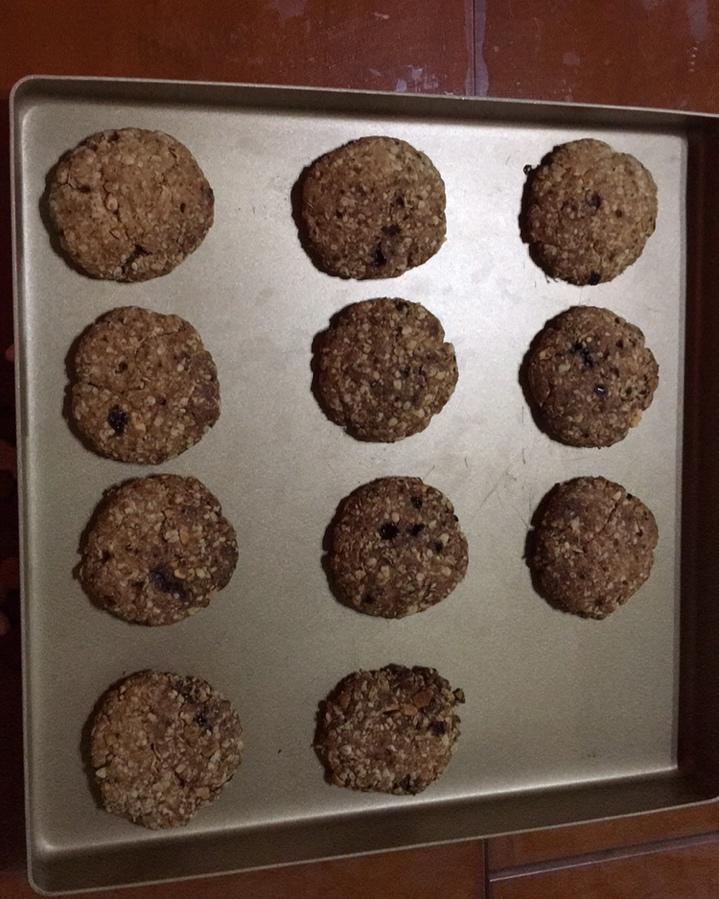 素食:有机燕麦芝麻大饼干