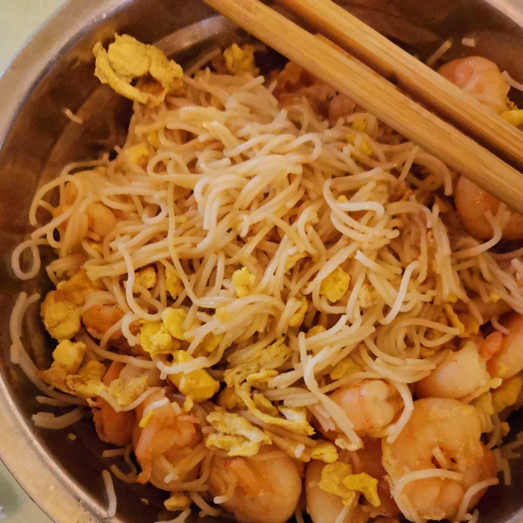 虾仁炒米粉