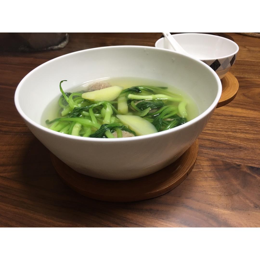 虾仁意面土豆倪做的鸡毛菜土豆汤