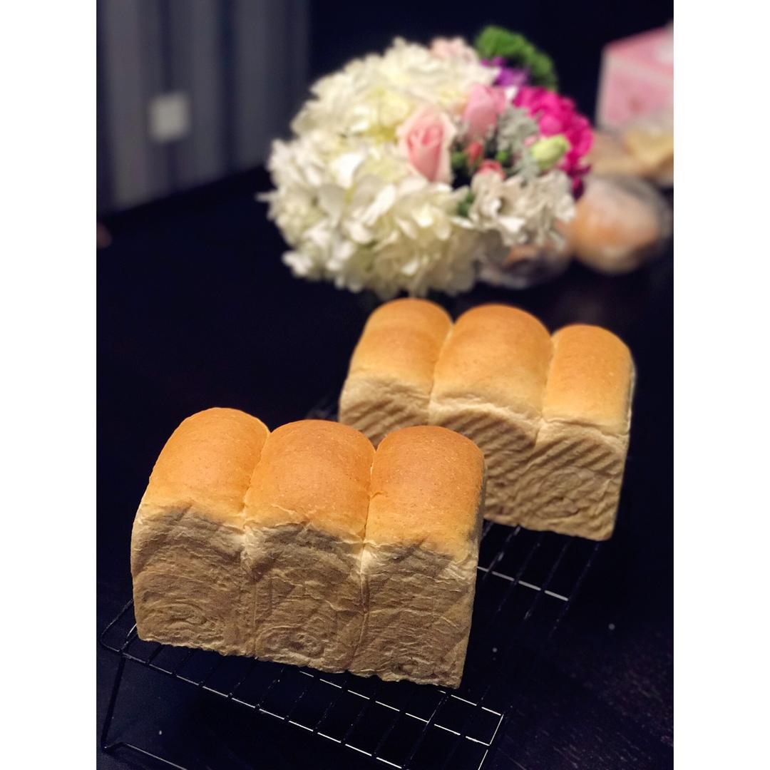 夺命软吐司(๑´ڡ`๑)超软拉丝极速方便的一次发酵吐司